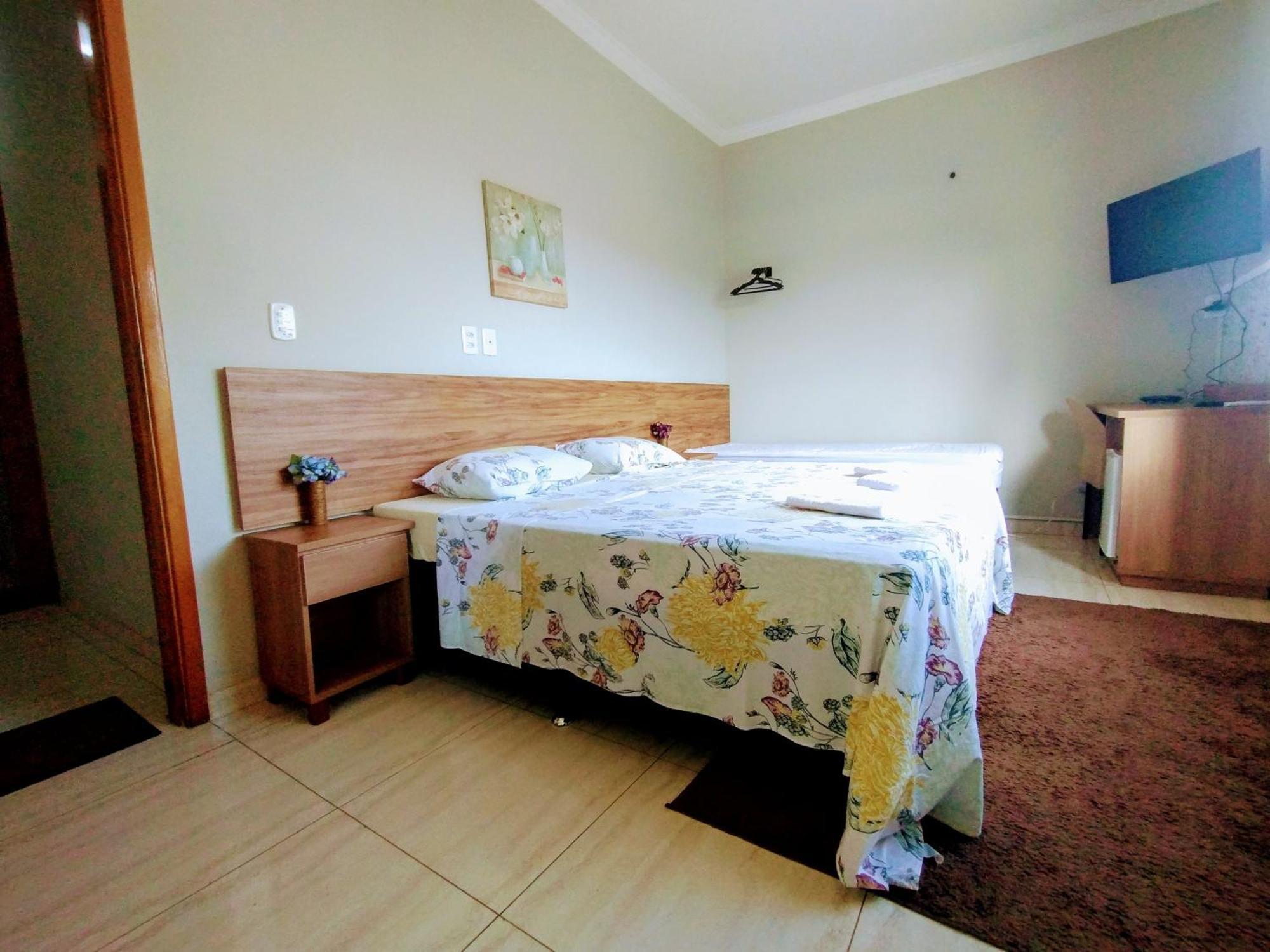 Pouso Oliveira Suites São João Batista do Glória Eksteriør billede